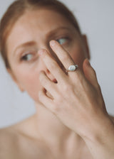 Mini round signet ring silver