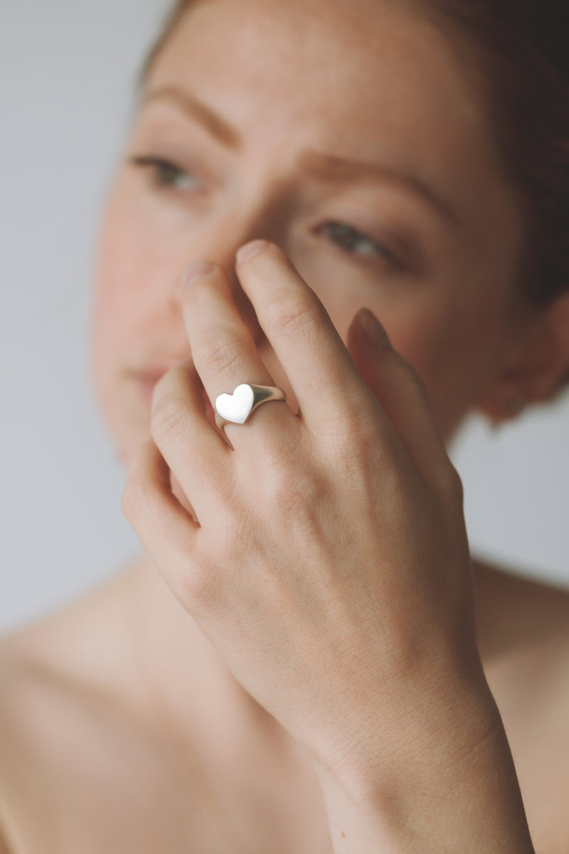 Mini love heart signet ring silver