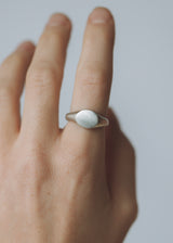 Mini round signet ring silver