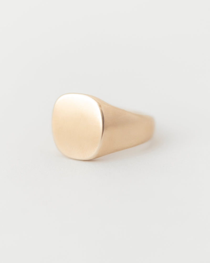 Nova Signet Yellow Gold