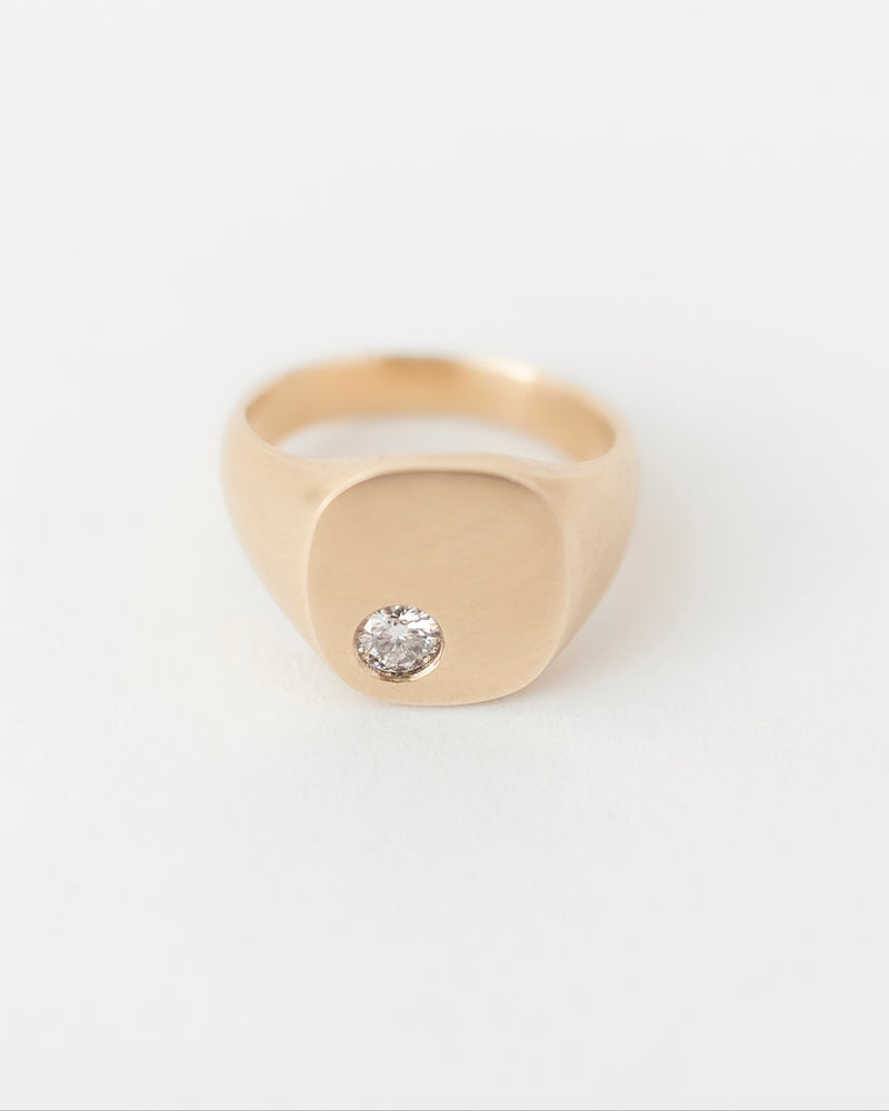 Nova Signet Une Yellow Gold