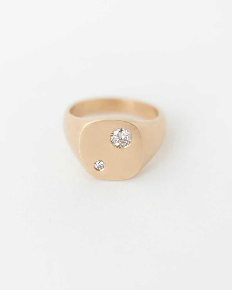 Nova Signet Deux Yellow Gold