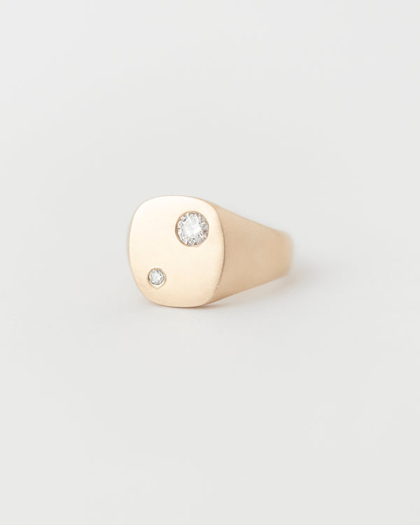 Nova Signet Deux Yellow Gold