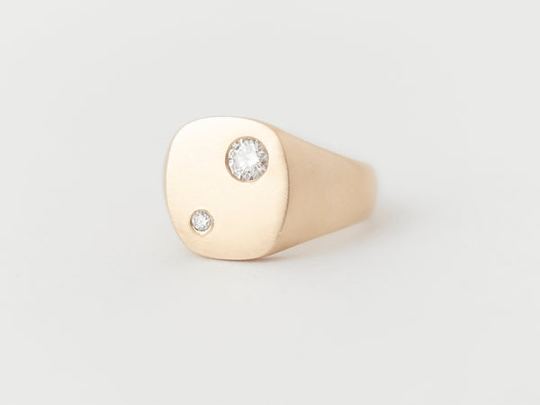 Nova Signet Deux Yellow Gold