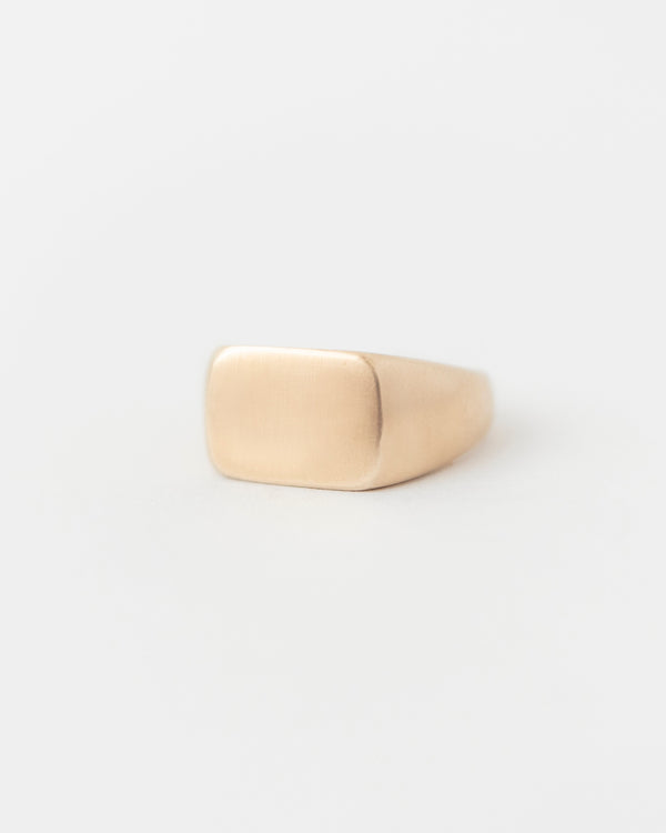 Ellipse Signet Yellow Gold