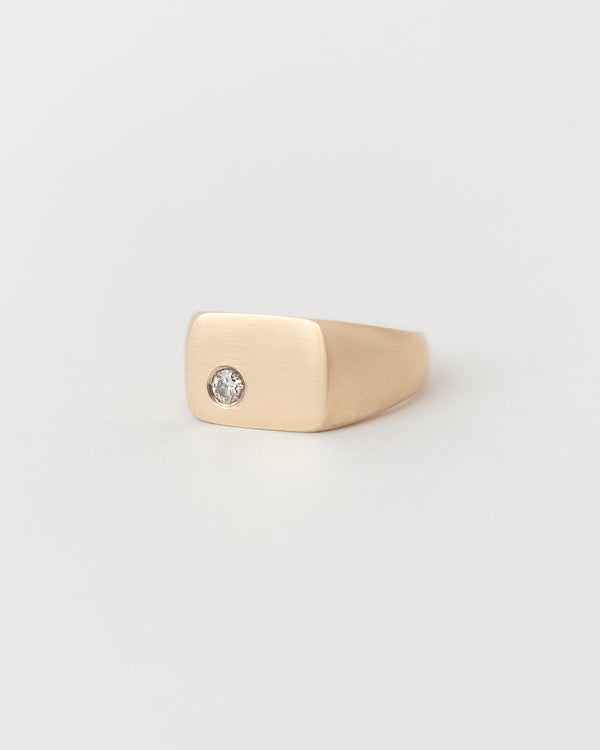 Ellipse Signet Une Yellow Gold