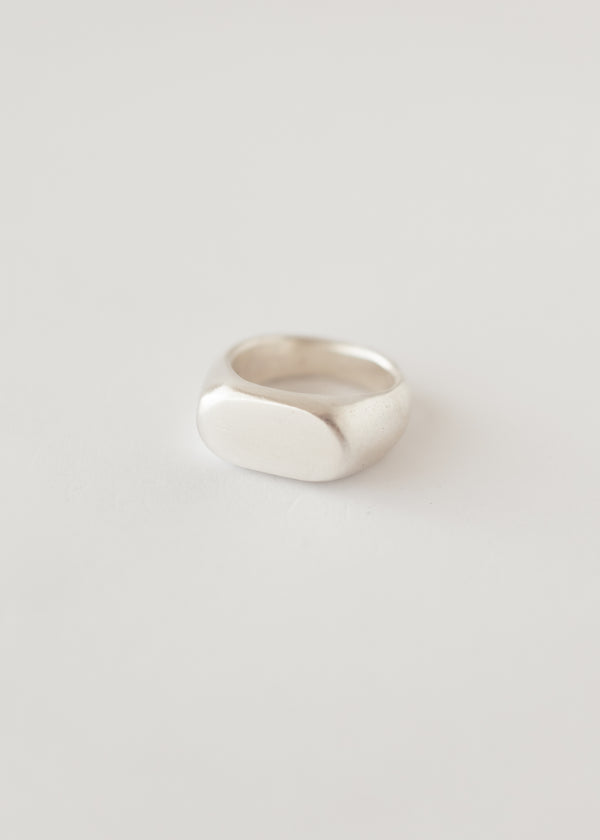 Oval signet ring silver