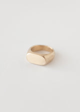 Oval signet ring gold