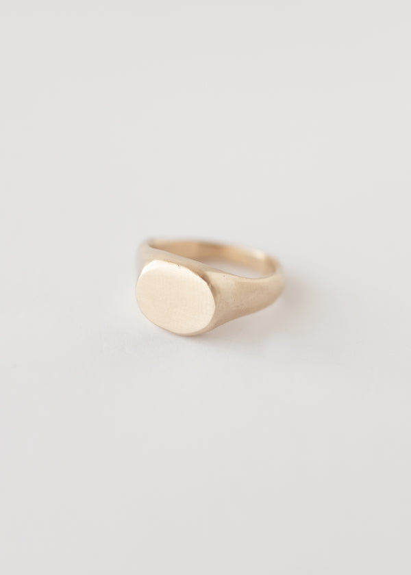 Round signet ring gold - ready to ship