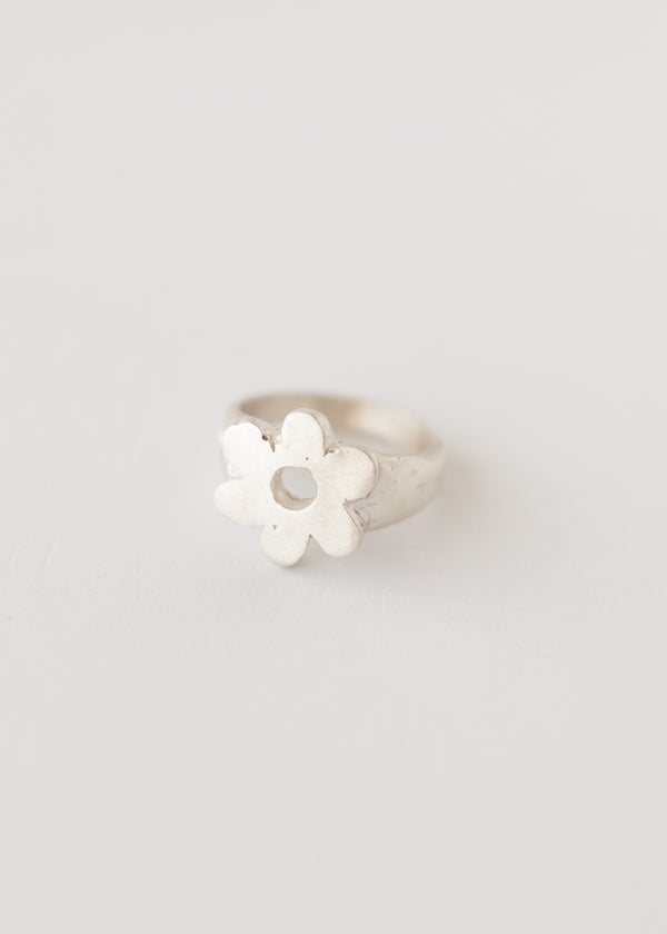 Daisy signet ring silver - wholesale