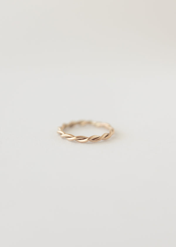Twisted wire ring gold - wholesale