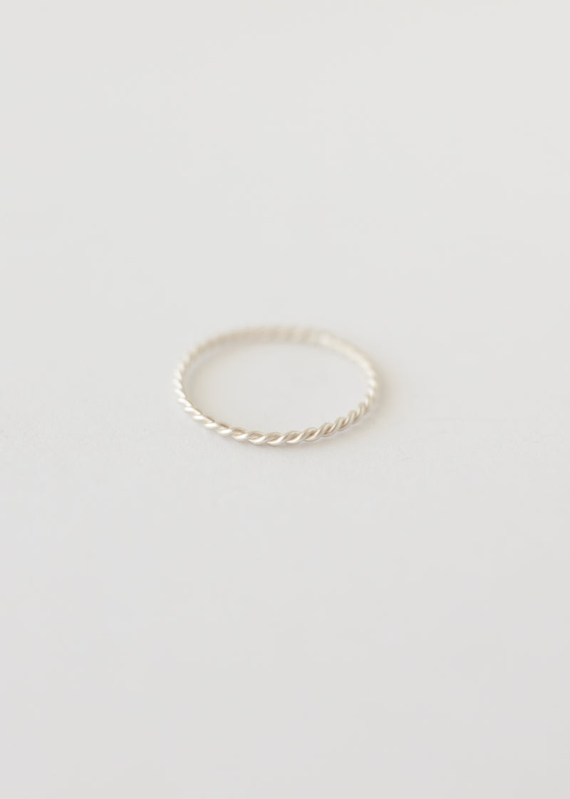 Fine twisted wire ring silver - ready to ship