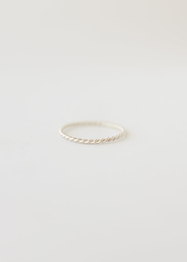 Fine twisted wire ring silver - ready to ship