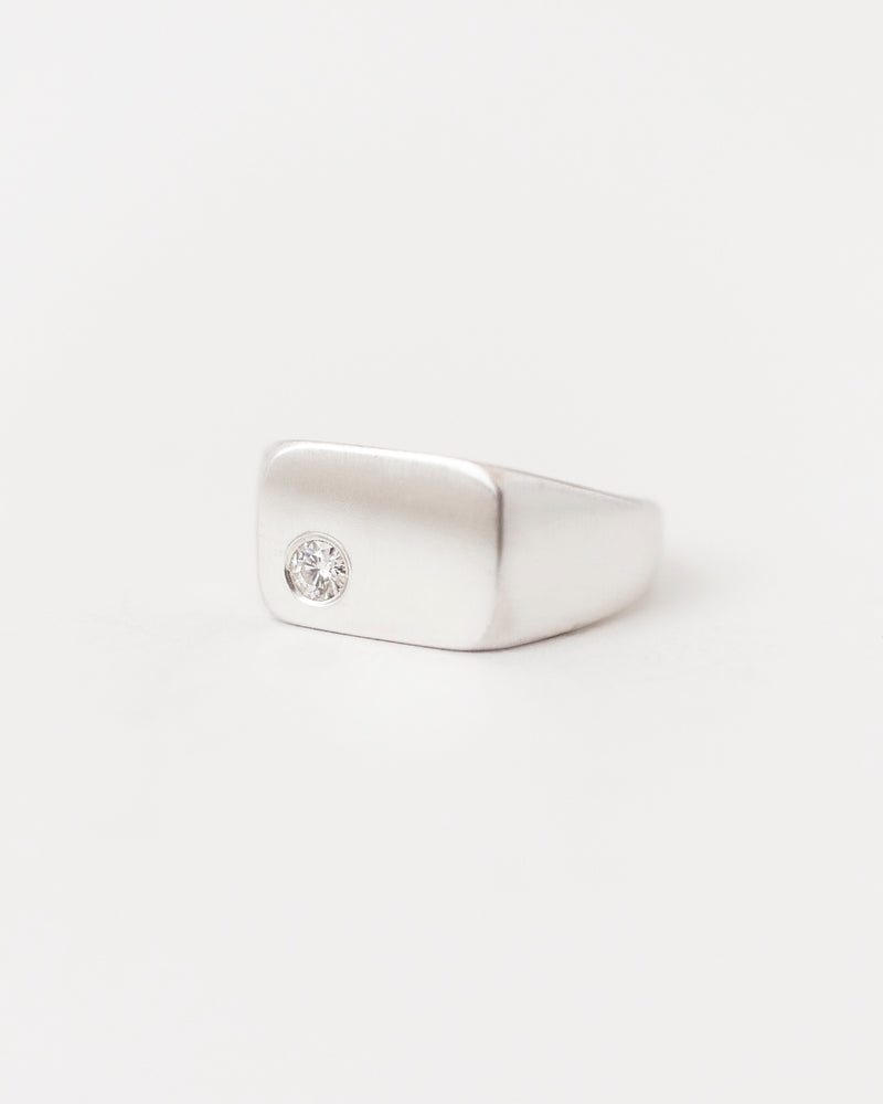 Ellipse Signet Une White Gold