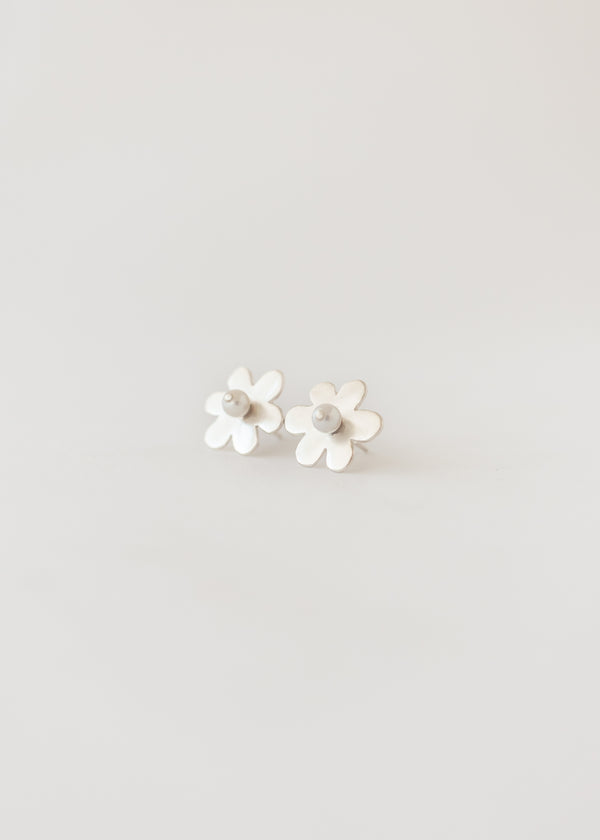 Marguerite studs silver - ready to ship