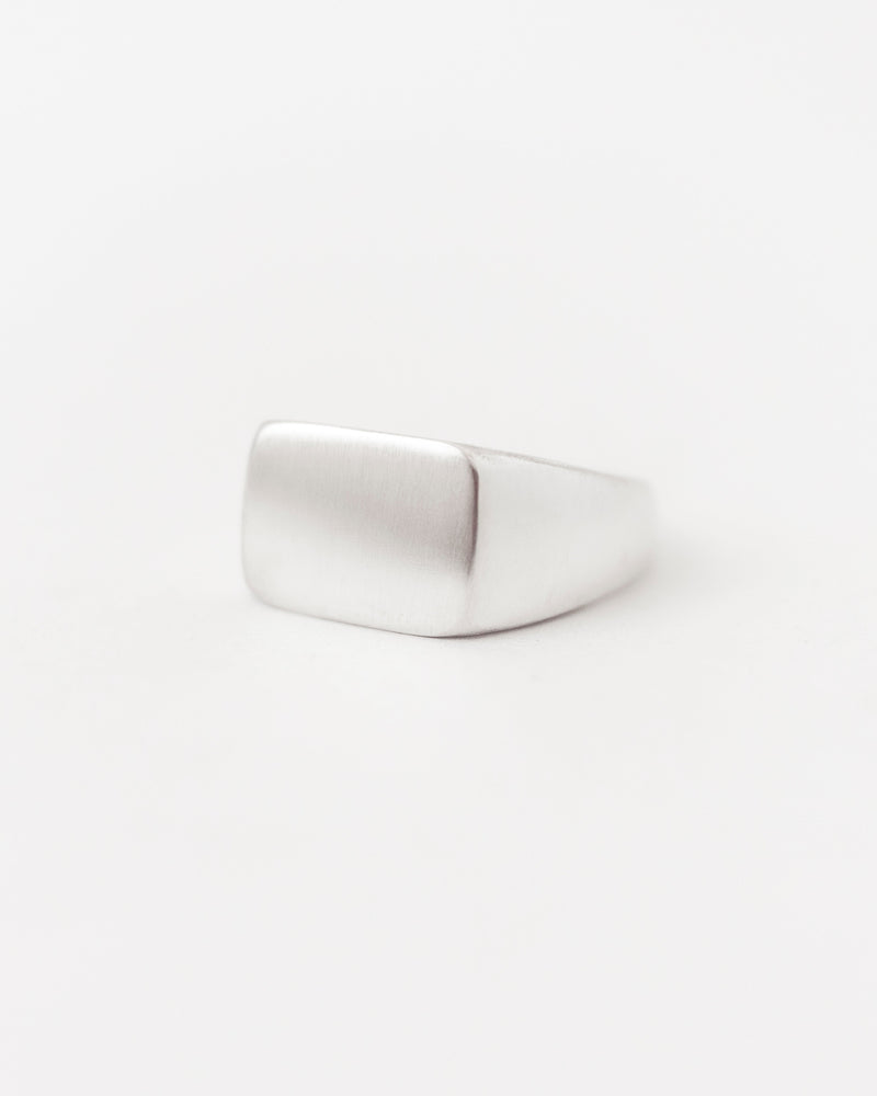 Ellipse Signet White Gold