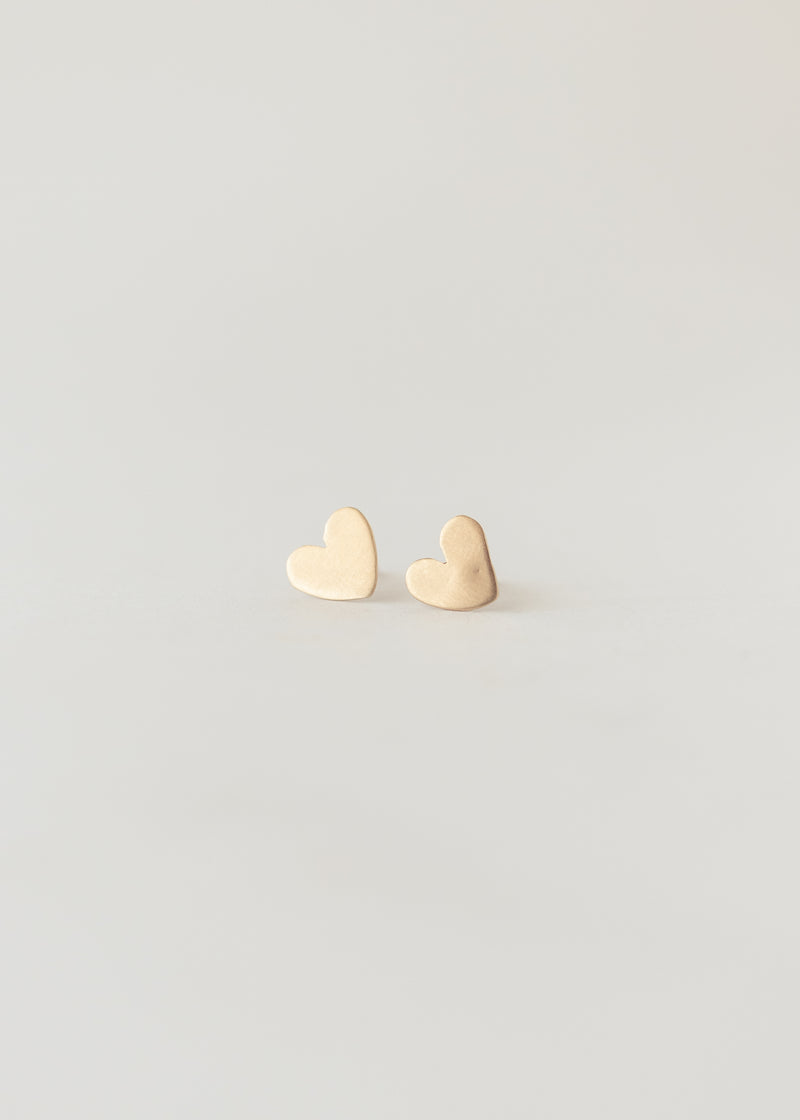 Loveheart studs gold