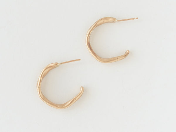 Fine molten hoops gold