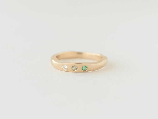 Fine birthstone ring gold
