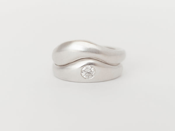 Aurore Une + Wave Plain Stack White Gold