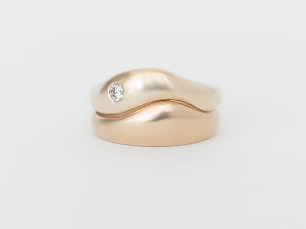 Aurore Plain + Wave Une Stack Yellow Gold