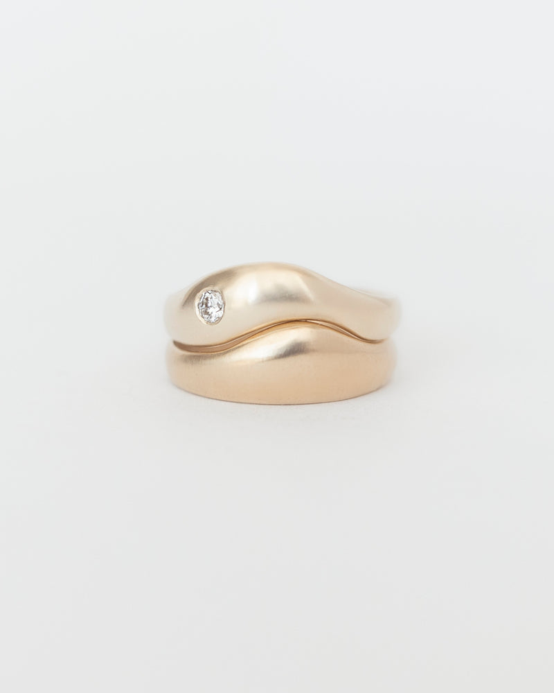 Aurore Plain + Wave Une Stack Yellow Gold