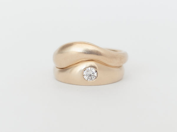 Aurore Une + Wave Plain Stack Yellow Gold