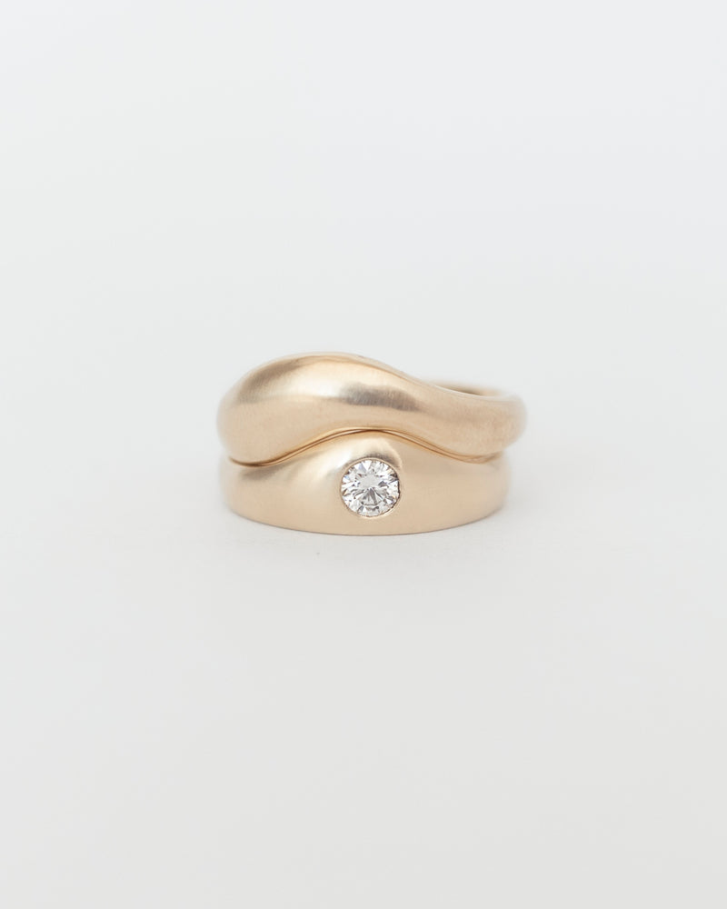 Aurore Une + Wave Plain Stack Yellow Gold
