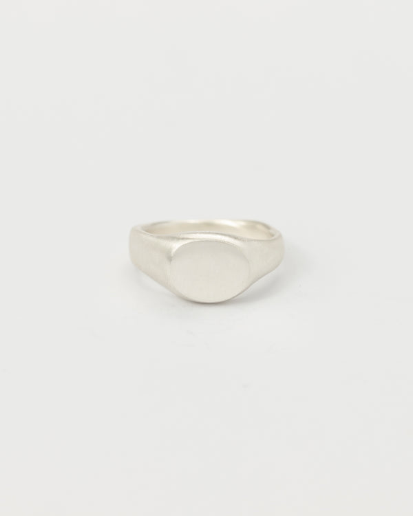 Round signet ring silver
