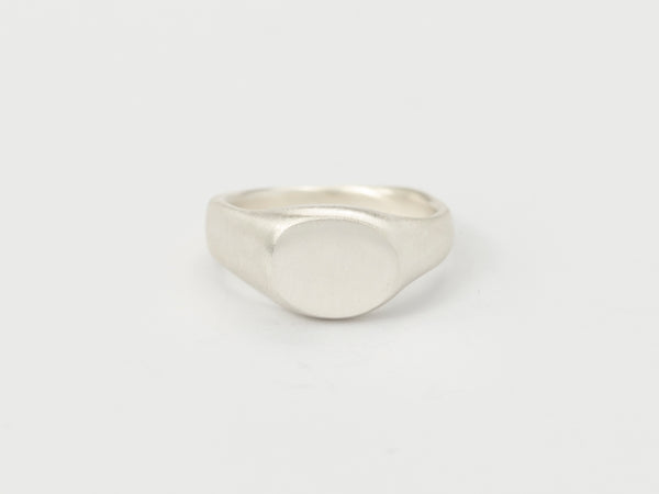 Round signet ring silver