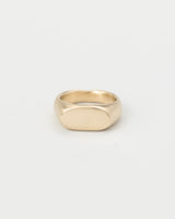 Oval signet ring gold
