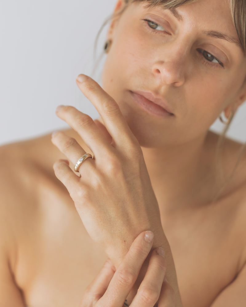 Molten birthstone ring gold