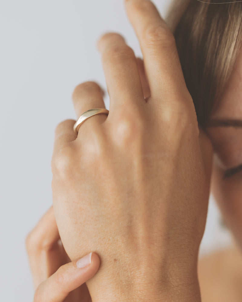 Fine molten ring gold