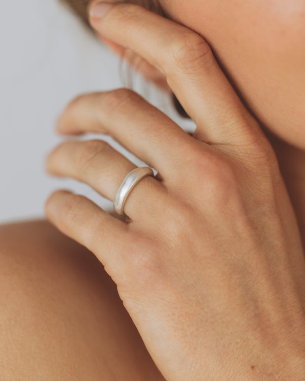 Molten ring silver