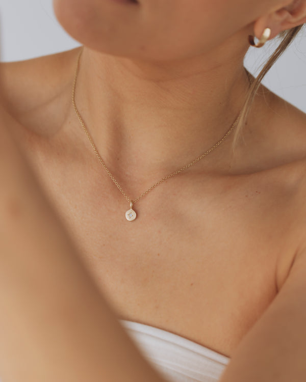 Mini birthstone necklace gold