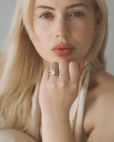 Névé Solitaire - Oval Diamond - White Gold