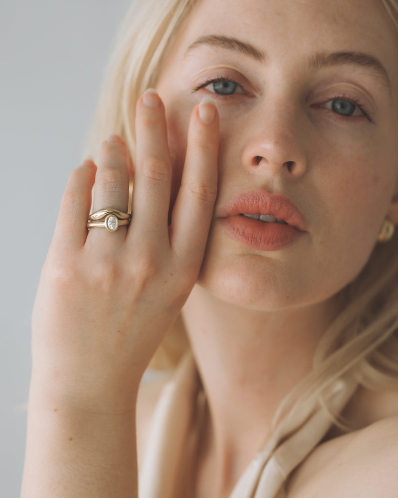 Néve petite Solitaire - Oval Diamond - White Gold