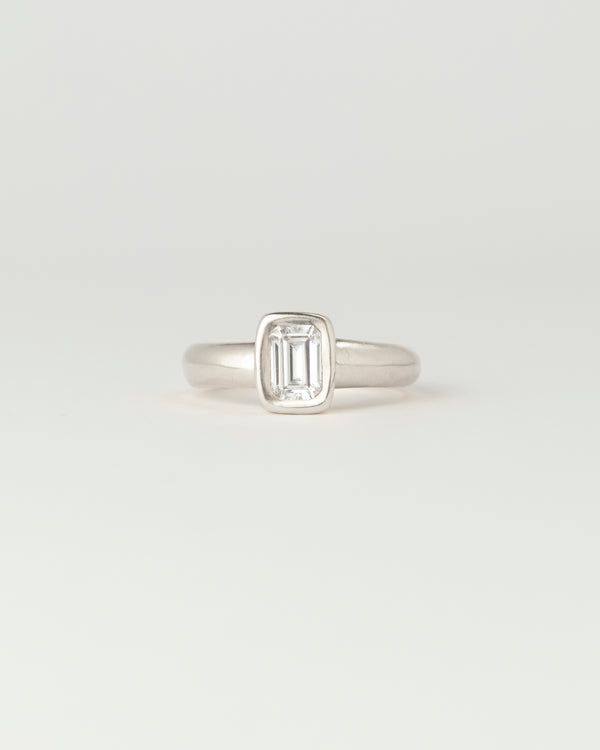Aurora Solitaire - Emerald Cut Diamond - White Gold