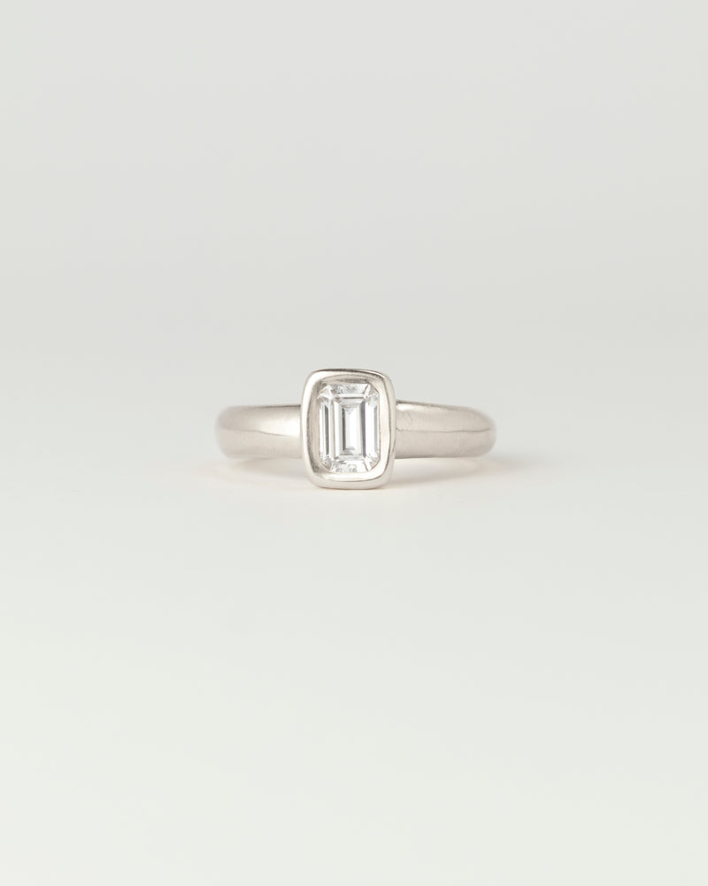 Aurora Solitaire - Emerald Cut Diamond - White Gold