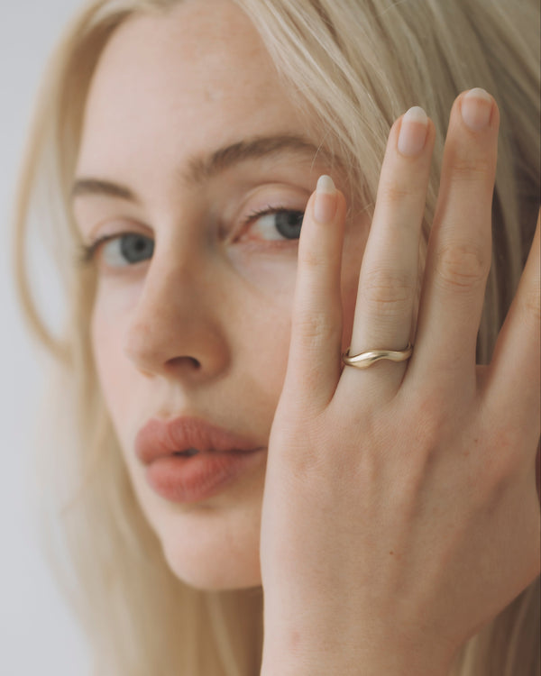 Dune Petite Ring - Plain - Yellow Gold