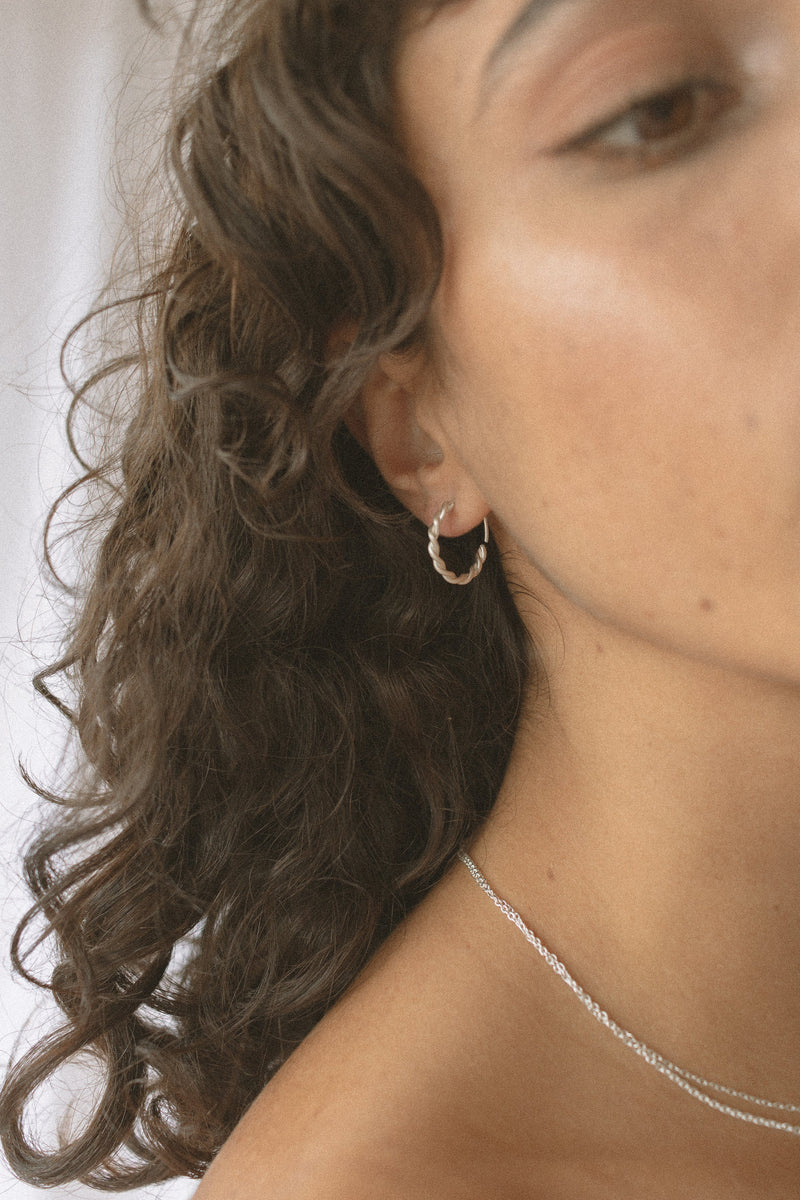 Mini entwine hoops silver - ready to ship