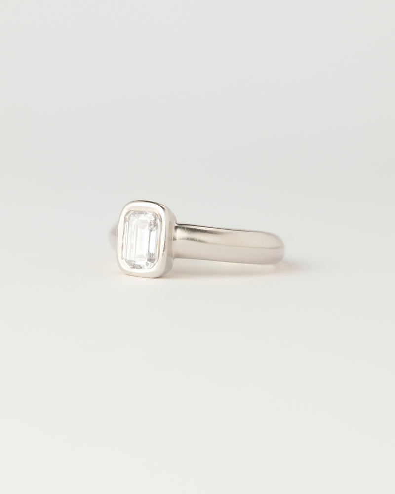 Aurora Solitaire - Emerald Cut Diamond - White Gold