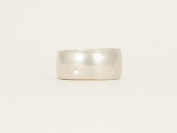 Extra Wide Band - white gold - with single stone