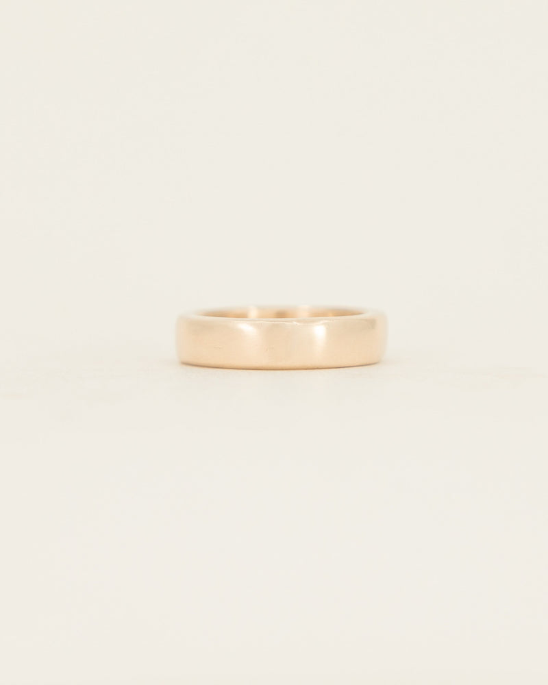 Medium Band - yellow gold