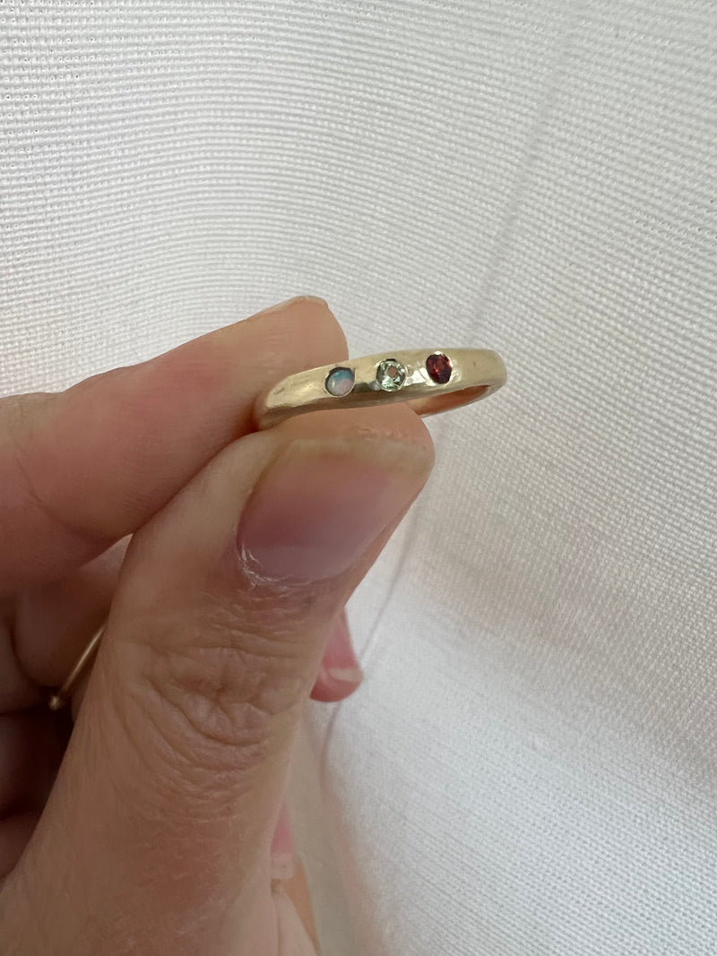 Fine multi-gemstone ring gold with 3 stones size N