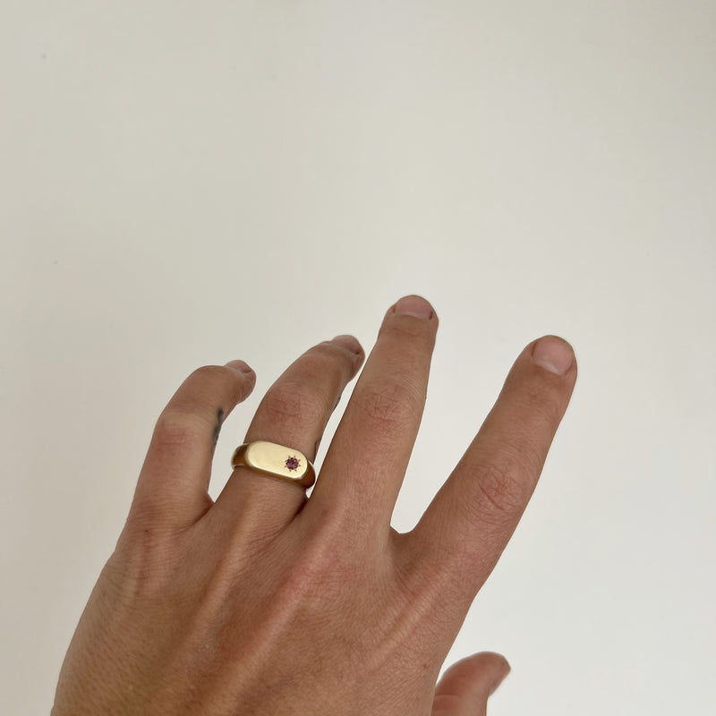 Oval garnet signet ring gold - size S - ready to ship
