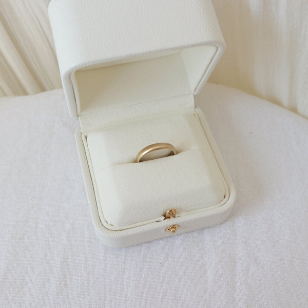 Sample half round ring gold - ready to ship