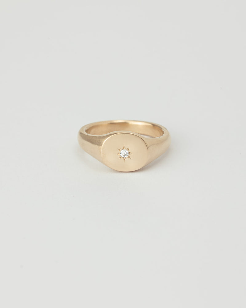 Mini round moissanite signet gold - ready to ship