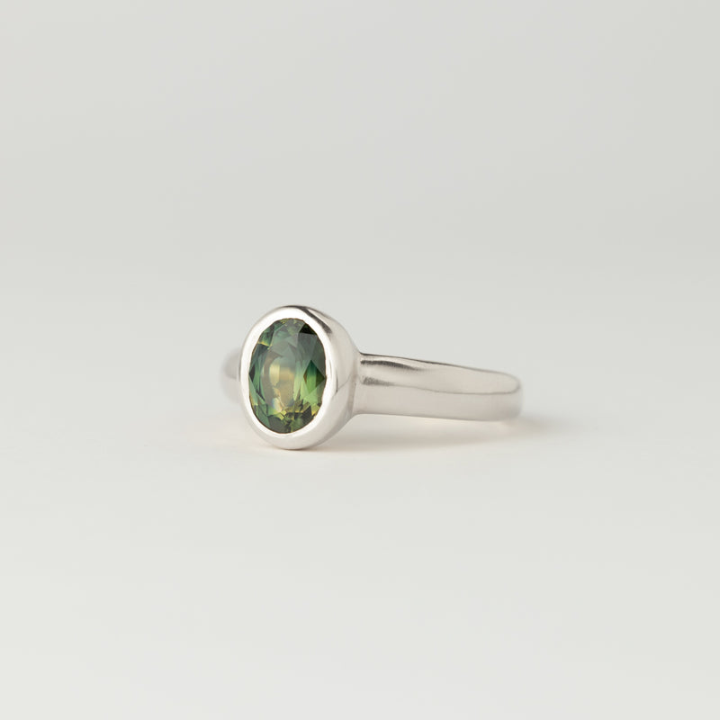 Névé Solitaire - Oval Parti Sapphire - White Gold
