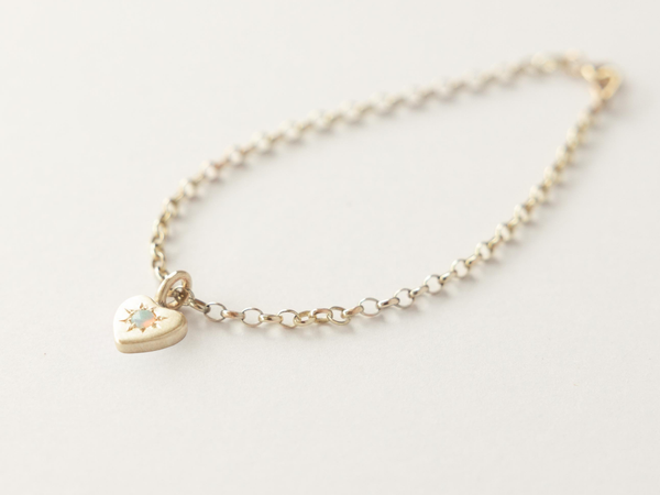 Loveheart charm bracelet gold